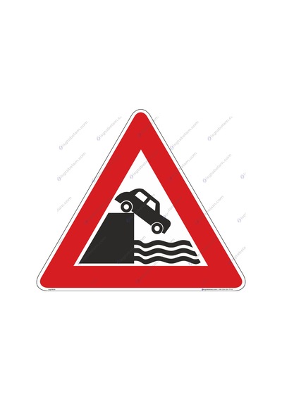 Deniz yada Nehir Kıyısında Biten Yol