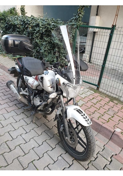 Motocam Bajaj V15 Ön Cam 2017-2018 Model 57cm Şeffaf Renkli 4mm
