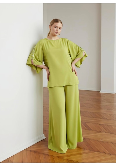 Pera Moda Yanları Boncuklu Zarif Kollu Uzun Oversize Büyük Beden Kadın Gömlek Fıstık Yeşili Pera Moda Yanları Boncuklu Zarif Kollu Uzun Oversize Büyük Beden Kadın Gömlek Fıstık Yeşili
