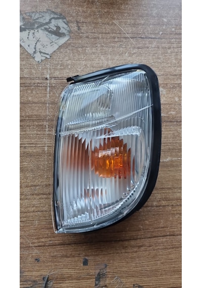 D22 98-01 Sol Sinyal Lambası Dpo2151583lue 261153s225