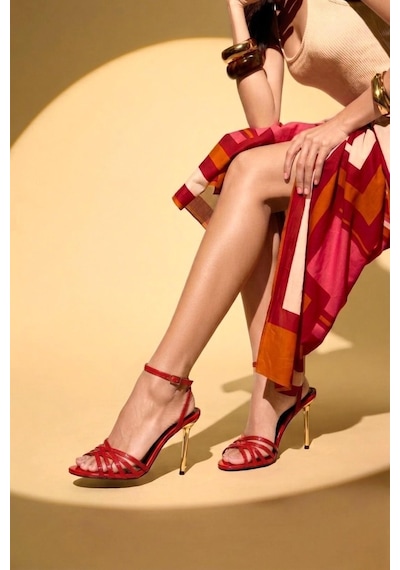 Fox Shoes Y820016408 Kırmızı Rugan İnce Topuklu Kadın Abiye Ayakkabı