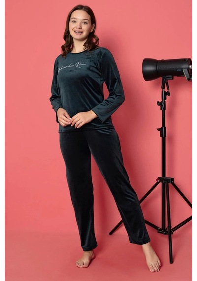 Sude Charme Kadın Kışlık Bisiklet Yaka Kadife Pijama Takımı A301/505- 1 Adet Koyu Yeşil Sude Charme Kadın Kışlık Bisiklet Yaka Kadife Pijama Takımı A301/505- 1 Adet Koyu Yeşil