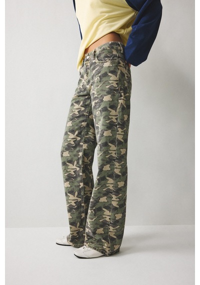 Defacto Kamuflaj Desenli Straight Fit Normal Bel Standart Boy Gabardin Pantolon I8220ax26wnkh175 Haki-kh175 Defacto Kamuflaj Desenli Straight Fit Normal Bel Standart Boy Gabardin Pantolon I8220ax26wnkh175 Haki-kh175