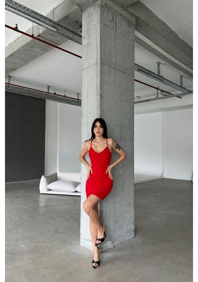 Kadın Trend Model Krep Kumaş V Yaka Kemerli Mini Askılı Elbise Kırmızı