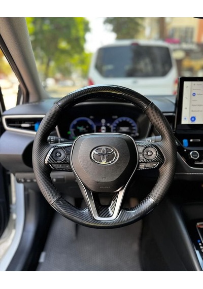 Toyota Corolla 2020-2024 Araca Özel Direksiyon Kılıfı Soft Nokta 5d Mikrofiber Karbon Deri