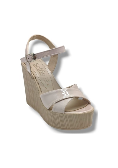 Selfie 4285-26 Rugan Çapraz Bant Yüksek Dolgu Taban Fashion Kadın Sandalet 11cm Bej