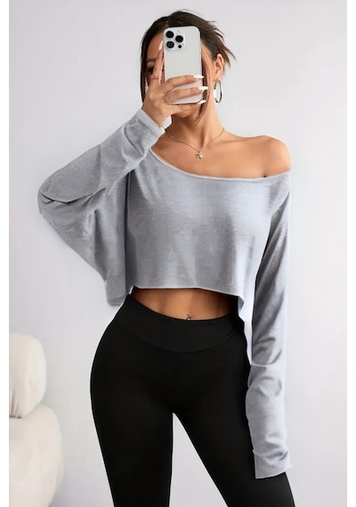 Kadın Düşük Omuz Kayık Yaka Oversize Uzun Kollu Crop T-shirt Gri