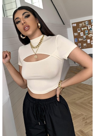 Angbutik Kadın Ekru Göğüs Dekolteli Yarım Kollu Cut Out Crop Top Bluz