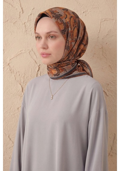 Silk Home Soft Eşarp Melodi Desen Koyu Turuncu 90x90 Çok Renkli