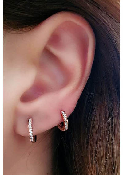 Tek Sıra Zirkon Tasli Gümüş Rose Minimal Halka Cift Kupe