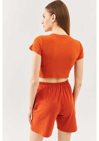 Butikgiz Kadın Kısa Kol Bisiklet Yaka Vücuda Oturan %100 Pamuklu Kaşkorse Esnek Crop Bluz Kiremit