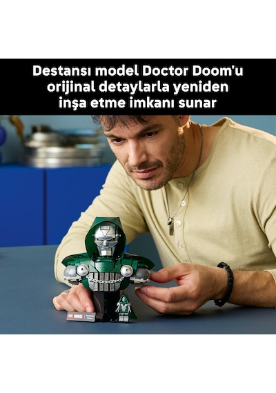 LEGO® ǀ Marvel Doktor Doom Büstü 76345 - Yetişkinler için Minifigür İçeren Dekoratif Model Yapım Seti (379 Parça)