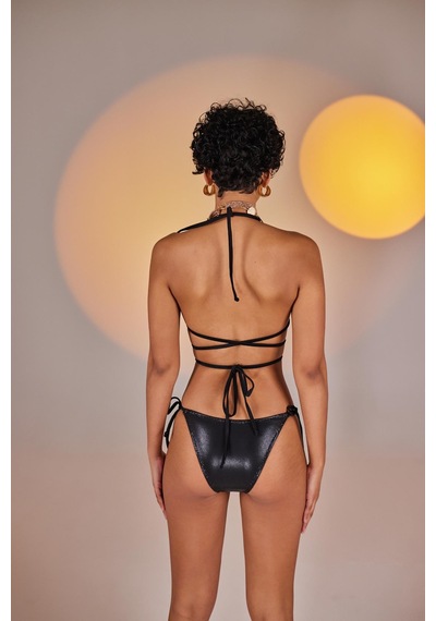 Holly Lolly Özel Yapım Parlak Kumaşlı H Aksesuarlı Üçgen Ivory Bikini Üstü Siyah