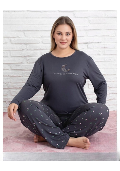 Pijamoni Kadın Milan Büyük Beden Bisiklet Yaka Uzun Kol İnce Pijama Takımı 7666/30 - 1 Adet Füme Pijamoni Kadın Milan Büyük Beden Bisiklet Yaka Uzun Kol İnce Pijama Takımı 7666/30 - 1 Adet Füme
