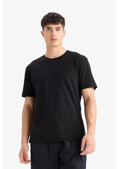 DeFacto Pamuk New Regular Fit Bisiklet Yaka Basic Düz Kısa Kollu Siyah Tişört V7699AZ25SPBK81 DeFacto Pamuk New Regular Fit Bisiklet Yaka Basic Düz Kısa Kollu Siyah Tişört V7699AZ25SPBK81