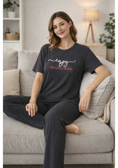 Kadın %100 Pamuk Pijama Takımı Raporlu Kumaş Rahat Kalıp Yazlık Ev Giyim Siyah