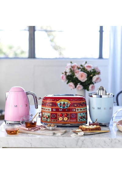 Smeg KLF04 1.7 LT Paslanmaz Çelik Su Isıtıcı Kettle Pembe