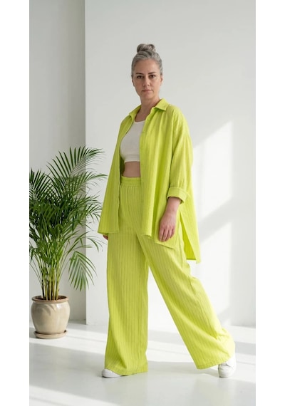 Byemelika %100 Viskon, Çizgili Desen, Bolpaça, Lastik Bel Detaylı Gömlek & Pantolon Takım Yeşil Byemelika %100 Viskon, Çizgili Desen, Bolpaça, Lastik Bel Detaylı Gömlek & Pantolon Takım Yeşil