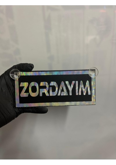 Siyah Renk Üzeri Hologram Renk Zordayım Yazılı Vantuzlu Cam Süsü