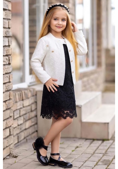 Riccotarz Kız Çocuk Gold Düğmeli Blazer Ceket, Bebe Yakalı Üzeri Boydan Dantel İşlemeli Siyah Elbise Riccotarz Kız Çocuk Gold Düğmeli Blazer Ceket, Bebe Yakalı Üzeri Boydan Dantel İşlemeli Siyah Elbise