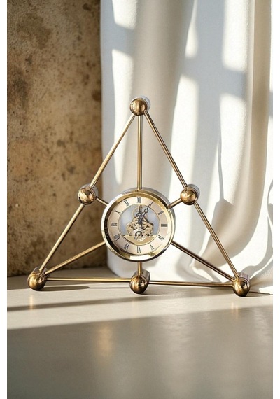 Chacha Home Luxury Üçgen Space Geometrik Sanat Masa Saati Lüks Dekoratif & Modern Hediyelik 35x30x5 Cm Gold