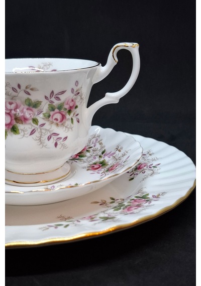 Lavender Rose Bone China İngiliz Porselen 3 Parça Çay Fincanı 160 Ml Pembe