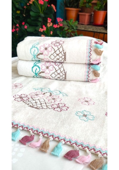 Çeyizlik 50x90 Cm. Kanaviçe Çiçek Desenli Püsküllü Kadife Lüks Havlu Seti 3'lü Set Açık Krem