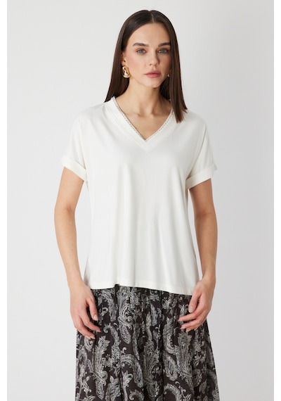 On Kadın Yakası Zincirli V Yaka T-shirt 71352 Ekru Ekru