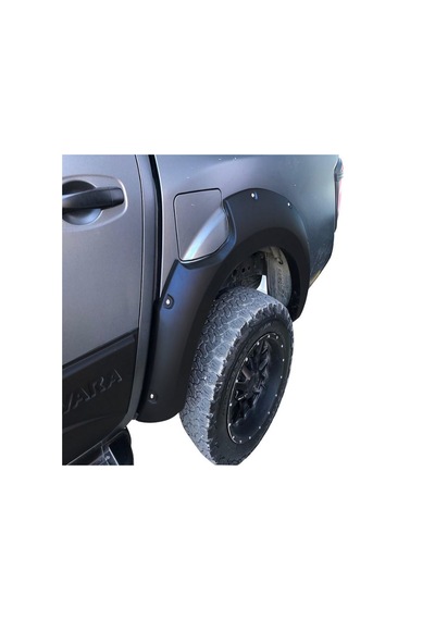 Nissan Navara Np300 2018 Adblue Çıkıntılı Civatalı Çamurluk Kapla