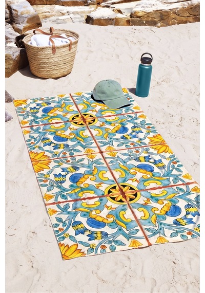 Çini Desenli Etnik Floral Plaj Havlusu - Akdeniz Bohem Mavi Sarı Hızlı Kuruyan Mikrofiber Havlu Sakin Esinti