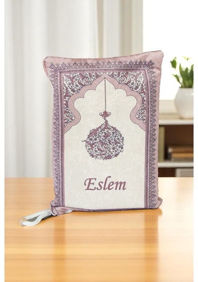 Nakış İşlemeli İsimli Kadife İpek Dokulu Mihrap Desenli Keseli İnci Tesbihli Seccade Fuşya Fuşya