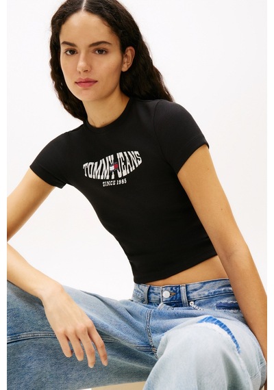 Tommy Jeans Tjw Slim Sh Dalgalı Bayrak Desenli Kısa Kollu Kadın Siyah T-shirt-16439