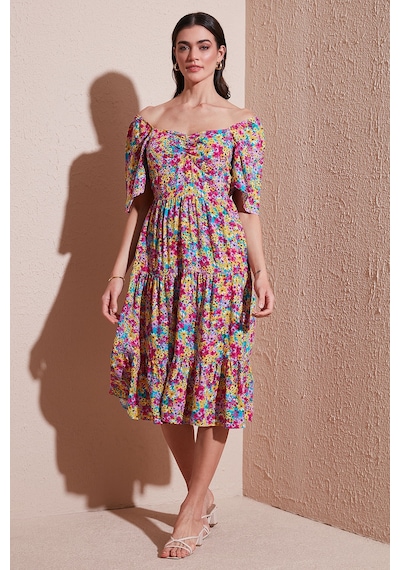 Lela Desenli Oversize Fit Carmen Yaka Büzgü Detaylı Midi Boy Bayan Elbise 67810557 Fuşya