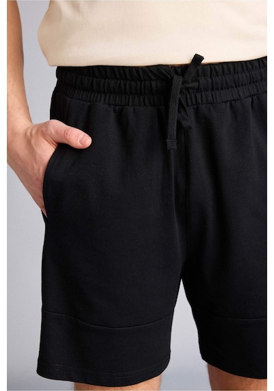 DeFacto Slim Fit Dar Kesim Dar Paça Basic Düz Şort B8674AX24SMBK81