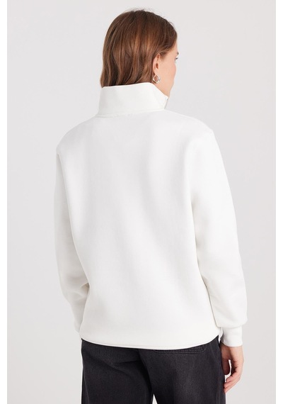 Tudors Kadın Relax Fit Rahat Kesim Pamuklu İçi Polarlı Yarım Fermuarlı Beyaz Dik Yaka Sweatshirt-37887 Beyaz