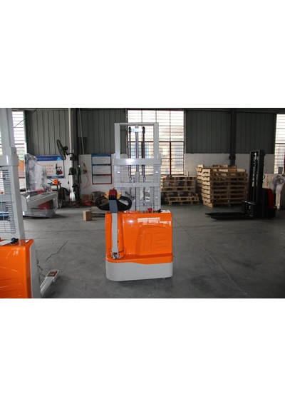 1.5 Ton 3 Metre Tam Otomatik Akülü İstif Makinesi