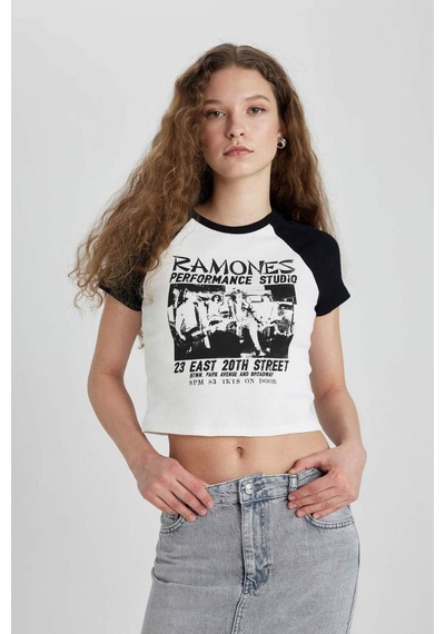Defacto Ramones Fitted Bisiklet Yaka Fitilli Kaşkorse Kısa Kollu Tişört C4439AX24SMWT32 Beyaz