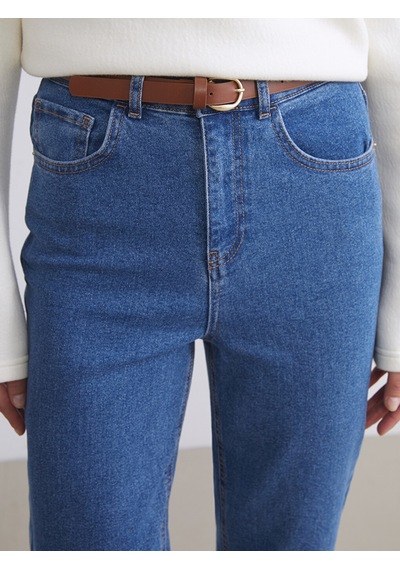 Lcw Jeans İndigo Beli Kemerli Mom Fit Kadın Jean Pantolon Lcw Jeans İndigo Beli Kemerli Mom Fit Kadın Jean Pantolon