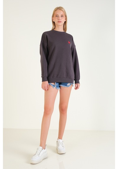 Giyim Dünyası Kadın Kalp Nakışlı 3 İp Şardonlu Oversize Sweatshirt Füme 001