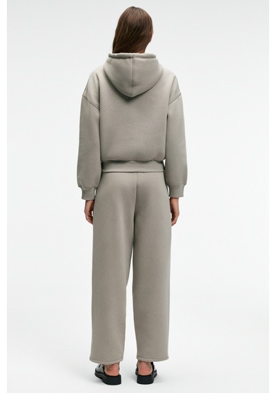 Grimelange Selene Kadın Kapüşonlu Kangru Cepli Regular Fit Açık Gri Sweatshirt Açık Gri