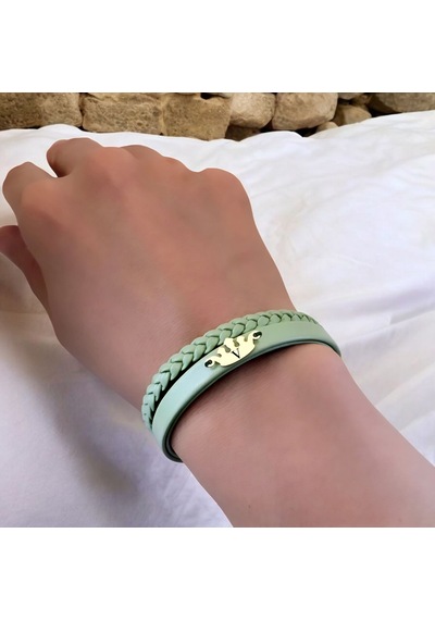 Archin V Harfine Özel 14 Ayar Altın Plakalı Zeytin Yeşili Derili Taç Motifli Hediye Bileklik-640harf V Archin V Harfine Özel 14 Ayar Altın Plakalı Zeytin Yeşili Derili Taç Motifli Hediye Bileklik-640harf V