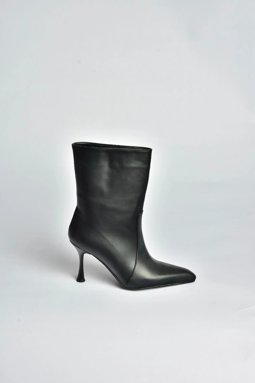 Fox Shoes V752550209 Siyah İnce Topuklu Kadın Bot Siyah-Suni Deri