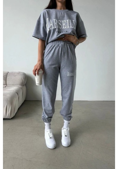Marseille T-shirt Eşofman Altı Jogger - Gri Baskılı Alt Üst Eşofman Takımı Oversize Bisiklet Yaka Gri Marseille T-shirt Eşofman Altı Jogger - Gri Baskılı Alt Üst Eşofman Takımı Oversize Bisiklet Yaka Gri