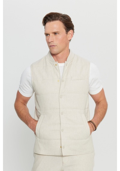 Altınyıldız Classıcs Erkek Bej Keten Standart Fit Normal Kesim Dik Yaka Yan Cepli İnce Dolgulu Casual Yelek Altınyıldız Classıcs Erkek Bej Keten Standart Fit Normal Kesim Dik Yaka Yan Cepli İnce Dolgulu Casual Yelek