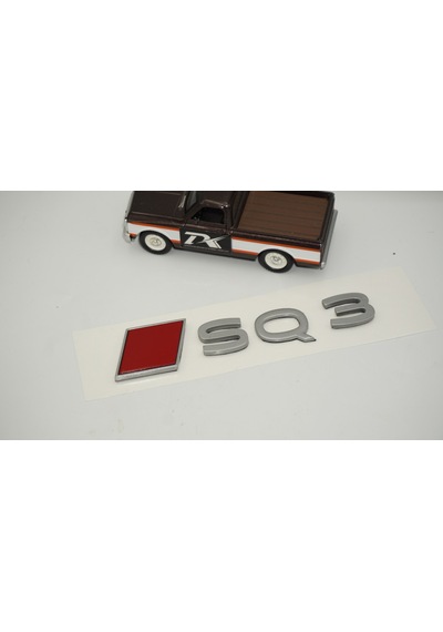 Dk Tuning Sq3 2025+ Bagaj Kırmızı Gümüş Yazı Logo Arma Audi İle Uyumlu Bagaj Arma