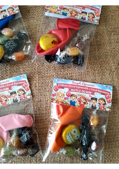 Farklı Market 23 Nisan Hediyesi Şeker Çikolata Balon Hediye Paketi 10 Paket