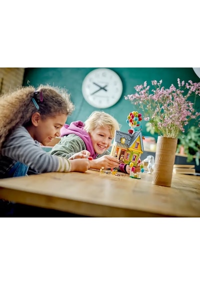 LEGO® | Disney Pixar “Yukarı Bak” Evi 43217-9 Yaş ve Üzeri Çocuklar için Yaratıcı Oyuncak Yapım Seti (598 Parça)