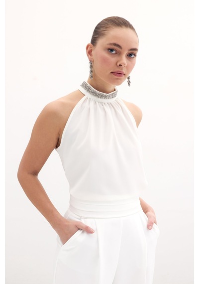 Sateen Yaka Aksesuarlı Kolsuz Bluz - Ekru