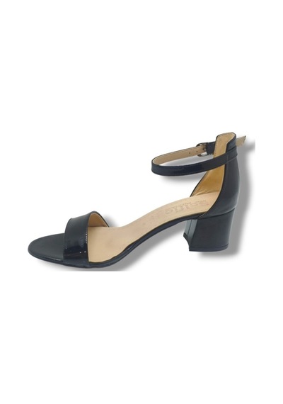 Selfie 4601-26 Rugan Tek Bant Orta Topuk Büyük Numara Kadın Sandalet 5,5cm 41-43 Siyah