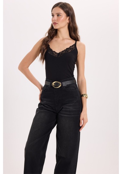 Tudors Kadın Slim Fit Dar Kesim Kolsuz V Yaka Dantel Detaylı Pamuklu Likralı Siyah Crop-51073